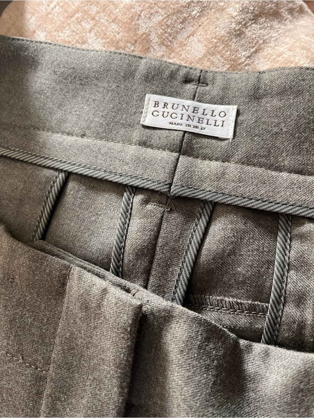 Stunning Brunello Cuccinelli Wool and Cachemire Straight Leg pleated trousers - Picture 4 of 10